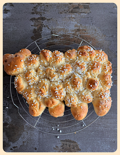 Ein Hefezopf als Schaf